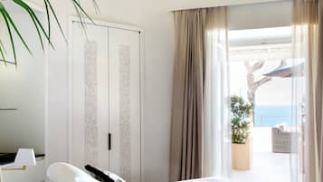 Frette Italian sheets, premium bedding, Select Comfort beds, minibar