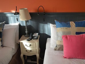Premium bedding, individually decorated, individually furnished, desk - Emmet Hotel (Clonakilty)