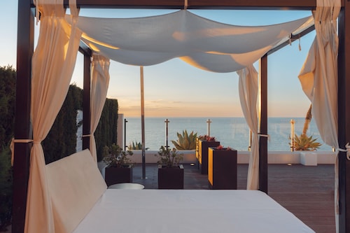 Ramada Hotel & Suites by Wyndham Costa del Sol