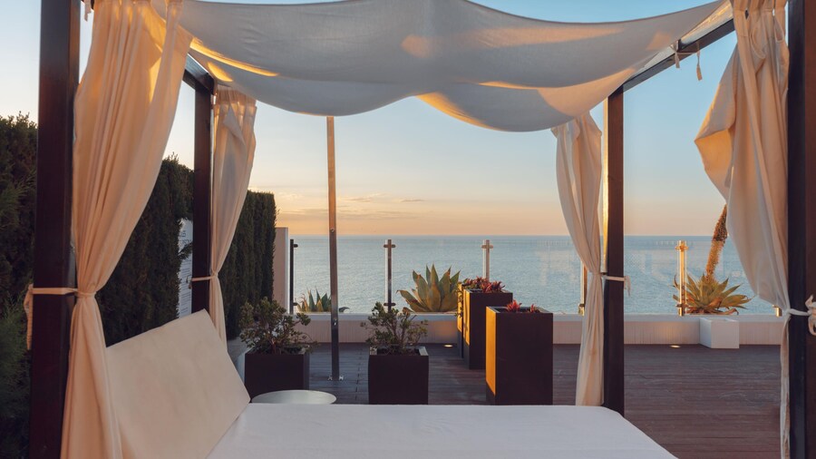 Ramada Hotel & Suites by Wyndham Costa del Sol