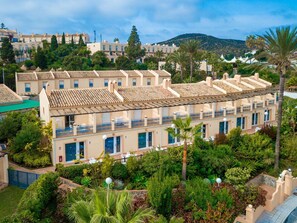 クラシック アパートメント 1 ベッドルーム | ノートパソコン用作業スペース、アイロン / アイロン台、WiFi (無料)、ベッドシーツ