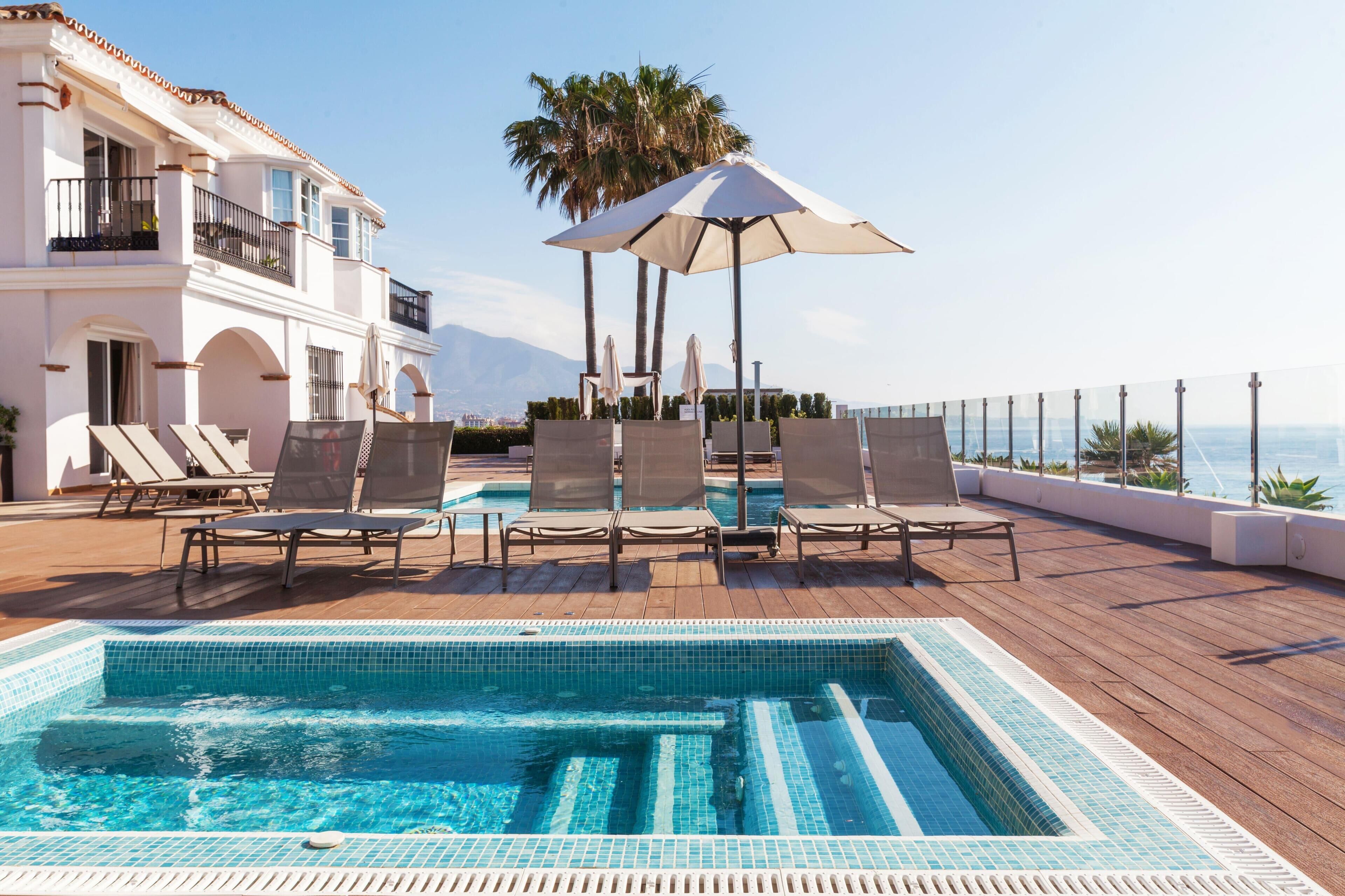 Laptop workspace, iron/ironing board, free WiFi, bed sheets