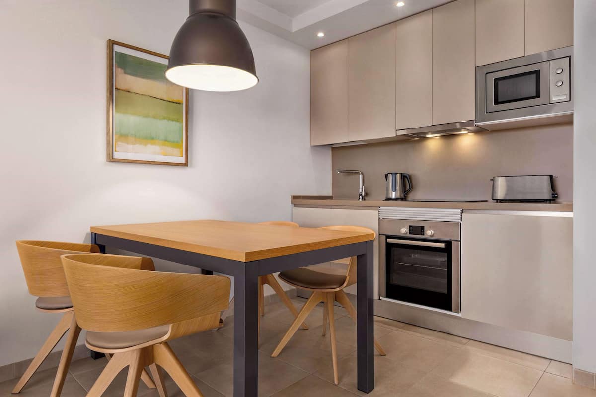 Fridge, oven, stovetop, toaster
