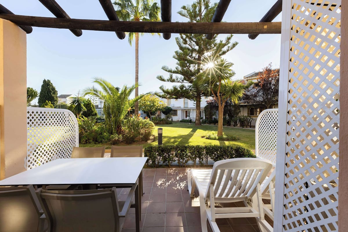 Superior Apartment, 2 Bedrooms | Hypo-allergenic bedding, laptop workspace, iron/ironing board, free WiFi