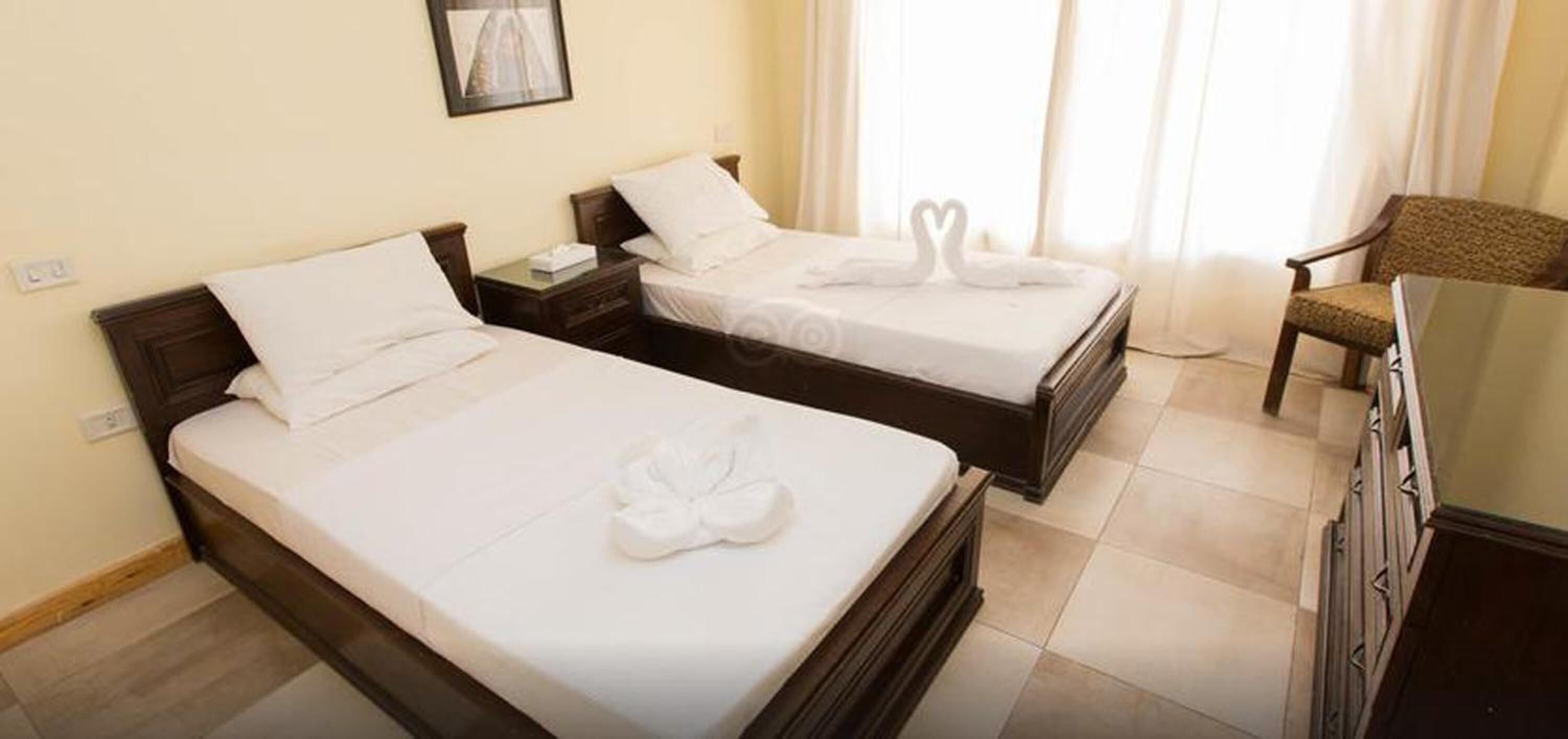 minibar, in-room safe, free wifi, bed sheets