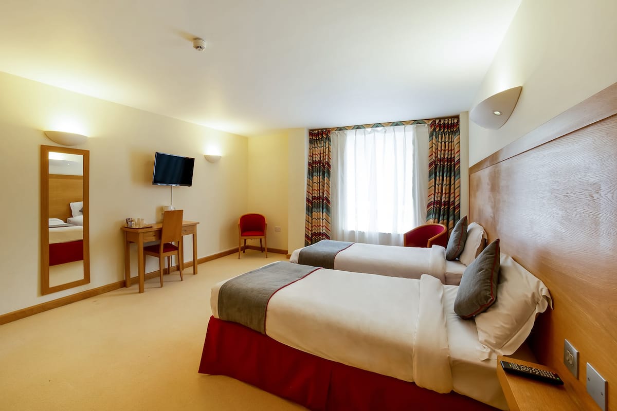 Superior Quadruple Room, 2 Double Beds | 1 bedroom, premium bedding, in-room safe, desk