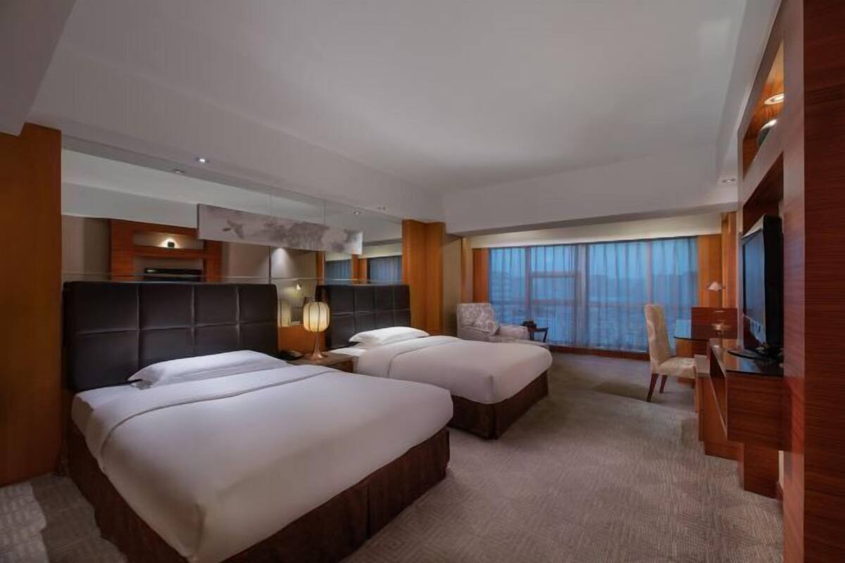 Minibar, in-room safe, desk, blackout curtains