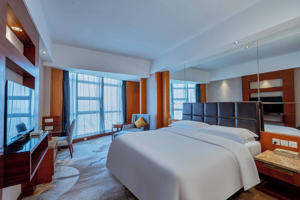 Business Double Room, 1 Queen Bed, City View