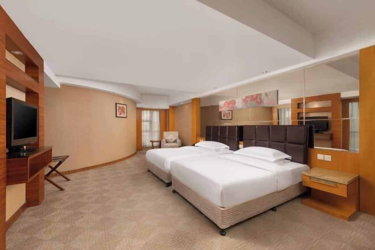 Minibar, in-room safe, desk, blackout drapes