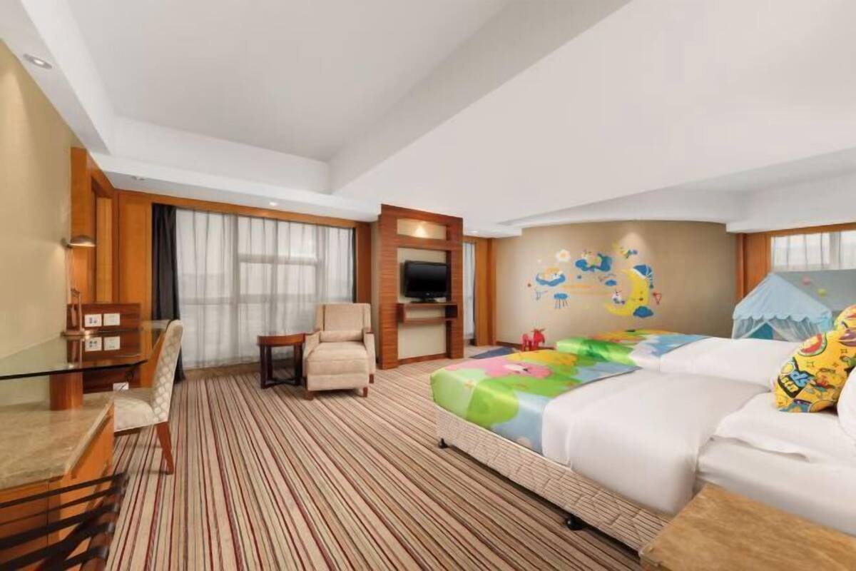 Minibar, in-room safe, desk, blackout curtains