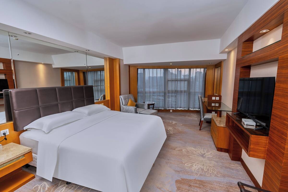 Superior Double Room, 1 Queen Bed, City View
