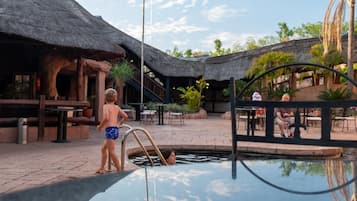 3 outdoor pools, pool loungers