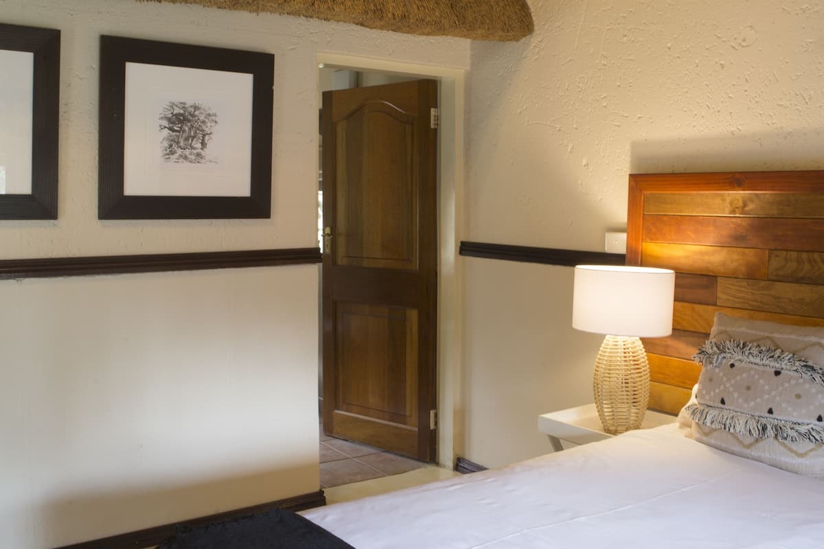 Mountain Lodge - Standard Double Room | 3 bedrooms, in-room safe, individually decorated, individually furnished