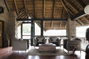 Stable Lodge - Standard Double/Twin Room | Living room - Zebra Nature Reserve (Cullinan)