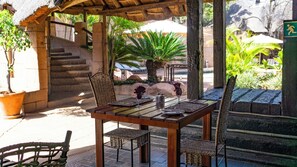 Mountain Lodge - Executive Double Room | Dining room