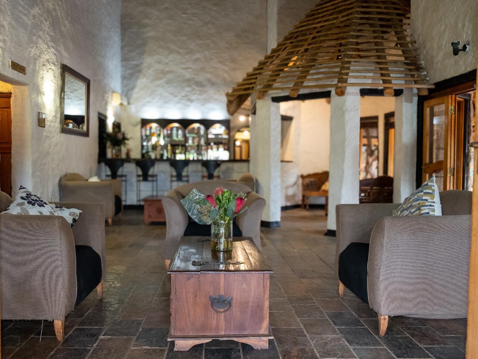 4 من البارات/الاستراحات