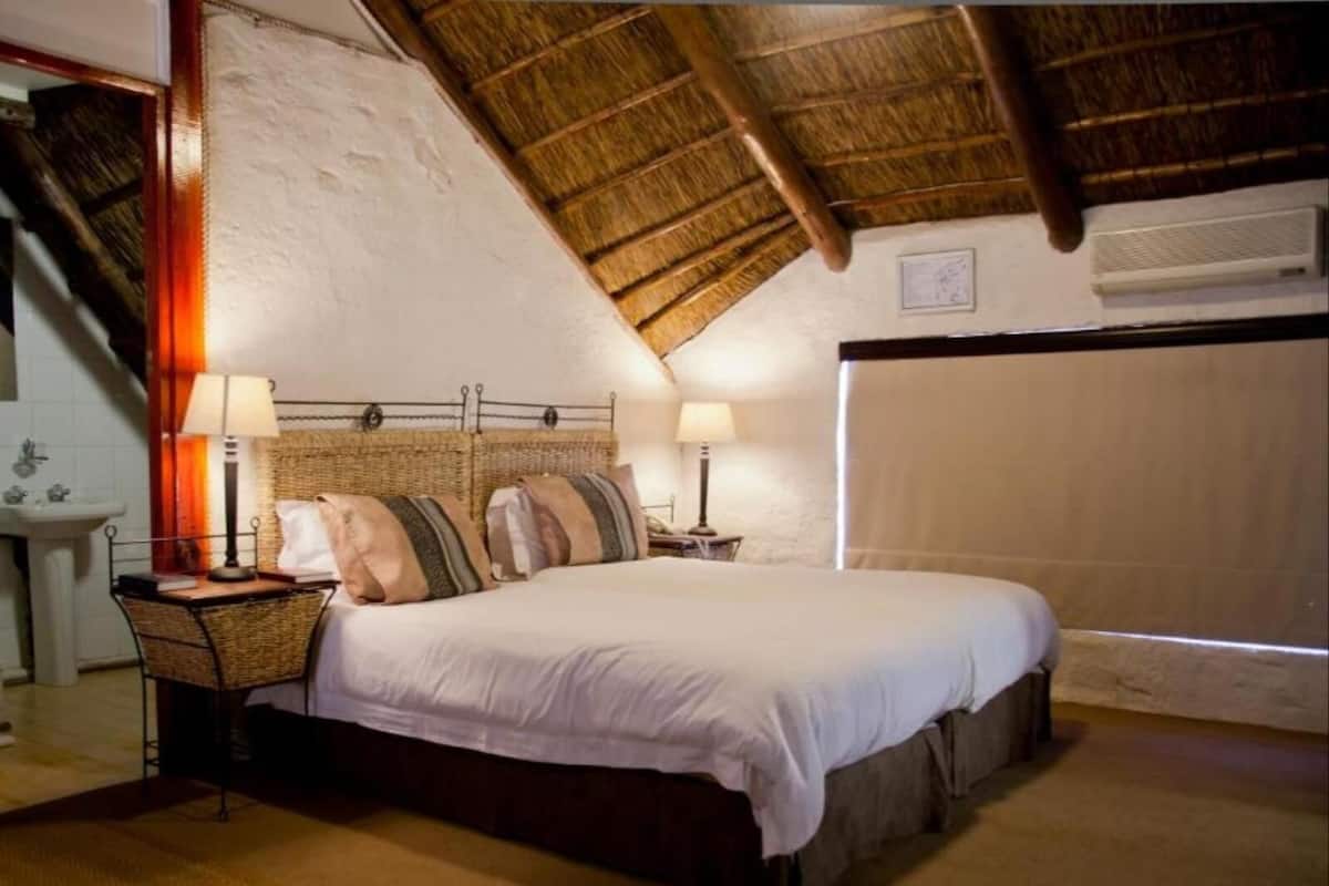 Mountain Lodge - Executive Double Room | 3 bedrooms, in-room safe, individually decorated, individually furnished