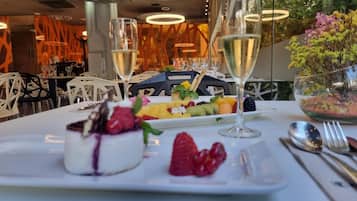 Breakfast, lunch and dinner served