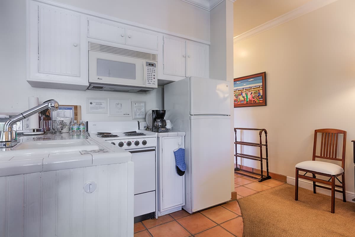 fridge, microwave, coffee/tea maker, toaster oven