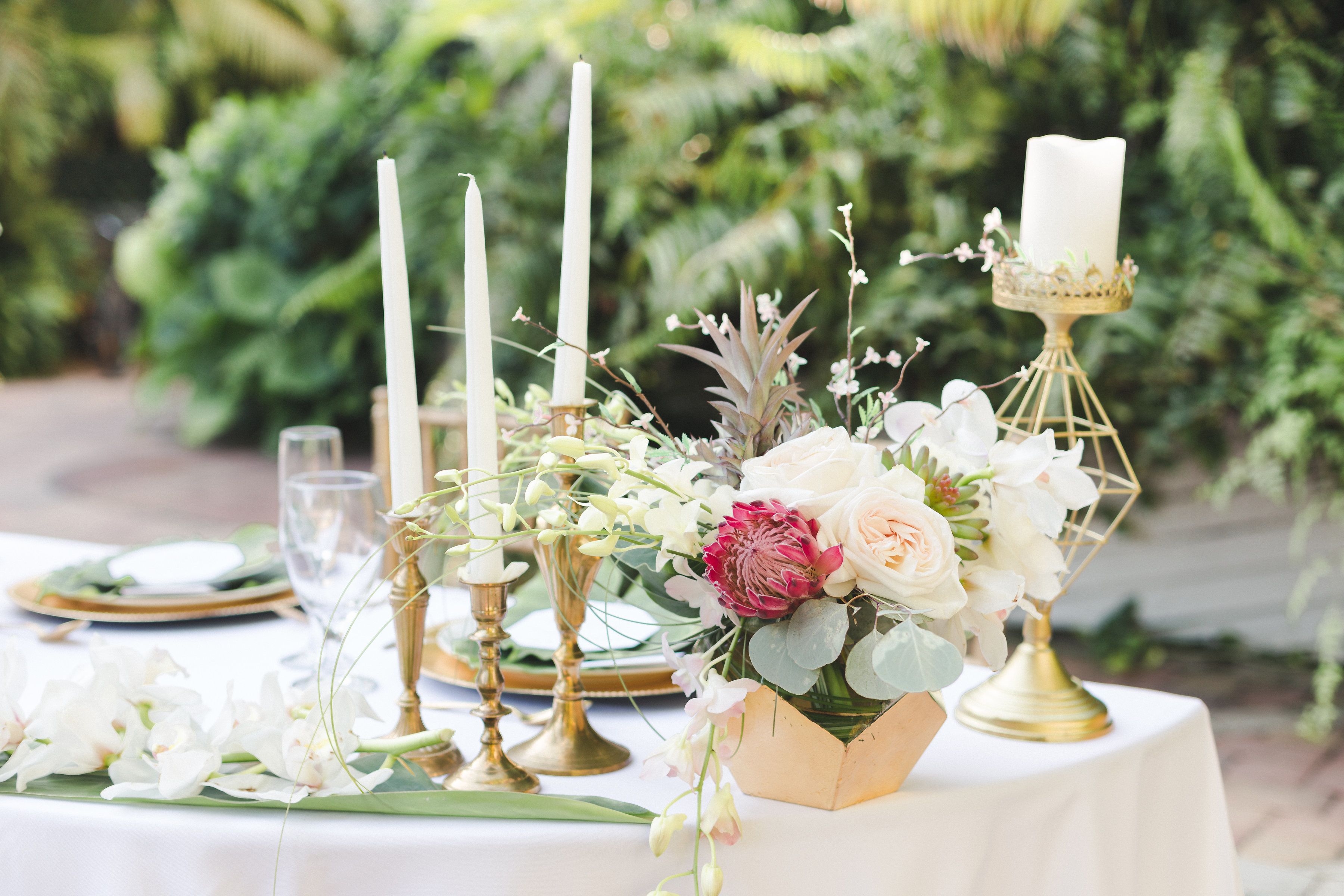 Dinner served, American cuisine, pool views 