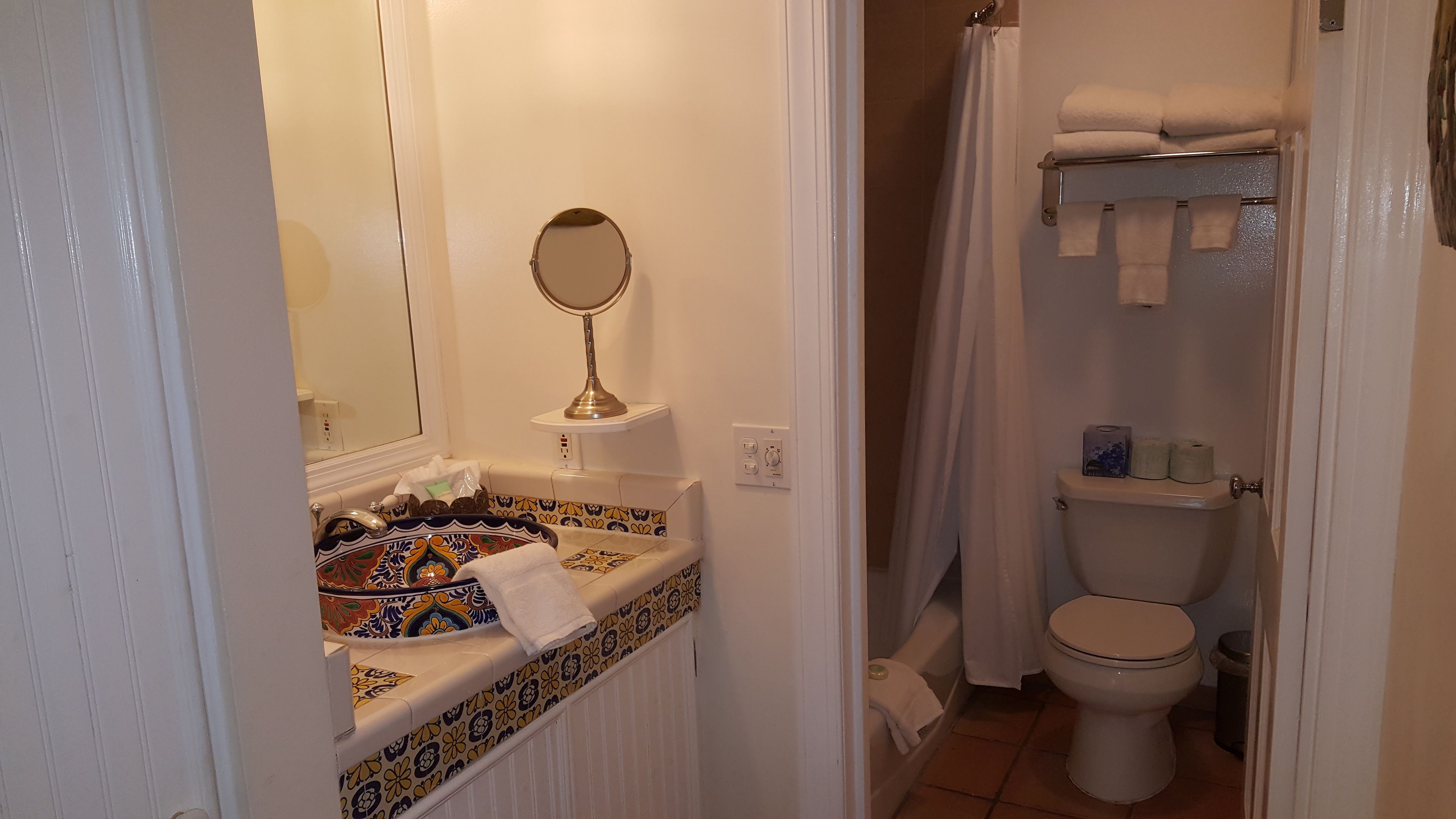 room, 2 double beds | bathroom | combined shower/bathtub, hydromassage showerhead, designer toiletries