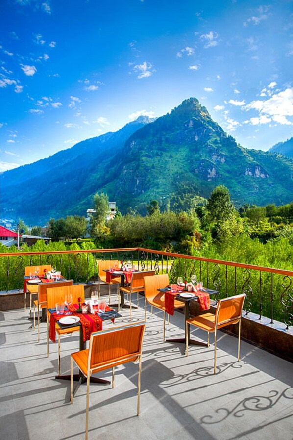 Restaurant - Sterling Manali (Manali)