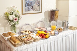 Buffet - Lilia Hotel (Piraeus)
