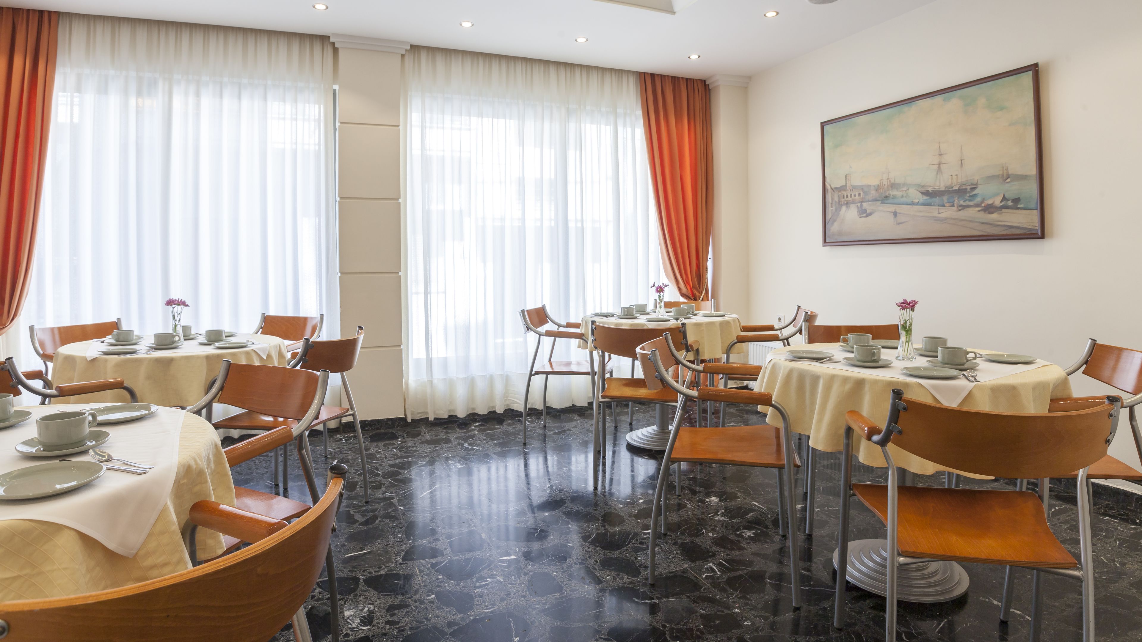 daily continental breakfast (eur 8 per person)