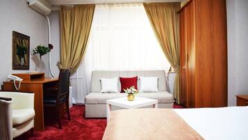 Cofres nos quartos, ferros/tábuas de passar roupa