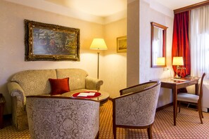 Superior Room | Extra beds - Hotel Zlatnik (Belgrade)