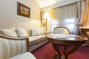 Junior Suite | Living area