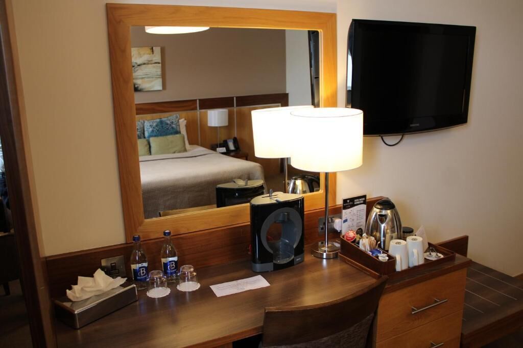 in-room safe, desk, iron/ironing board, free cots/infant beds