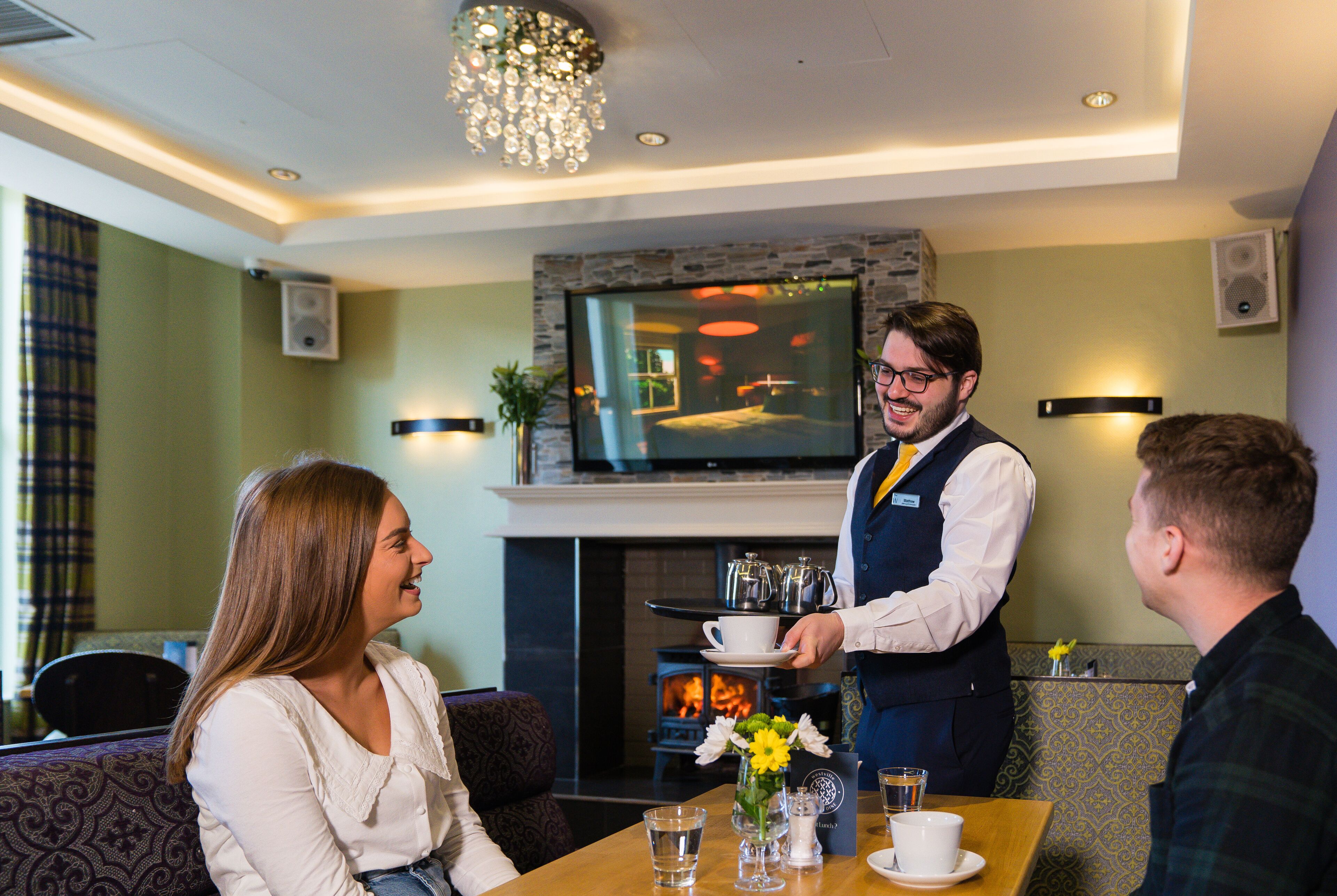 serves lunch and dinner