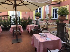 Terrace/patio - The Secret Garden Relais (Piano di Sorrento)