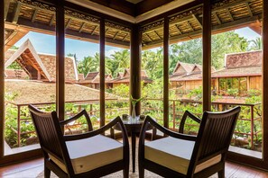 Minibar, in-room safe, individually decorated, individually furnished - Soria Moria Boutique Hotel (Siem Reap)