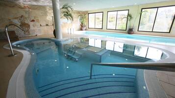 7 outdoor pools, pool umbrellas