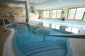 7 outdoor pools, pool umbrellas
