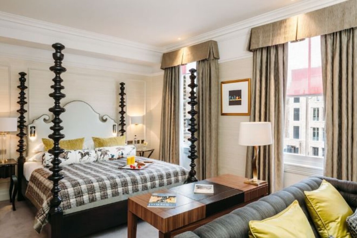 Premium bedding, down duvets, in-room safe, desk