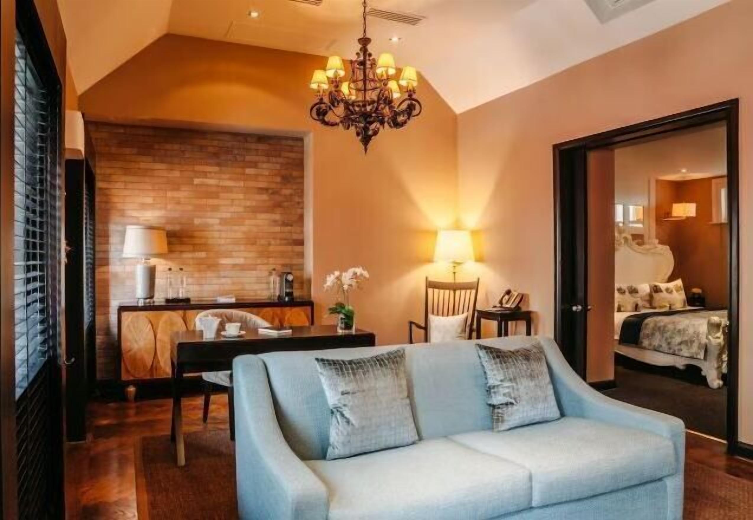 Living area | 50-inch TV with cable channels