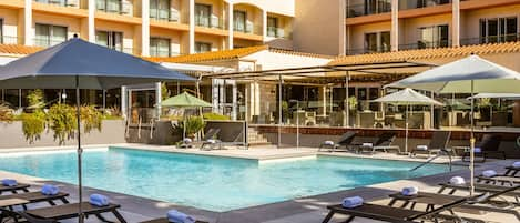 Outdoor pool, pool umbrellas