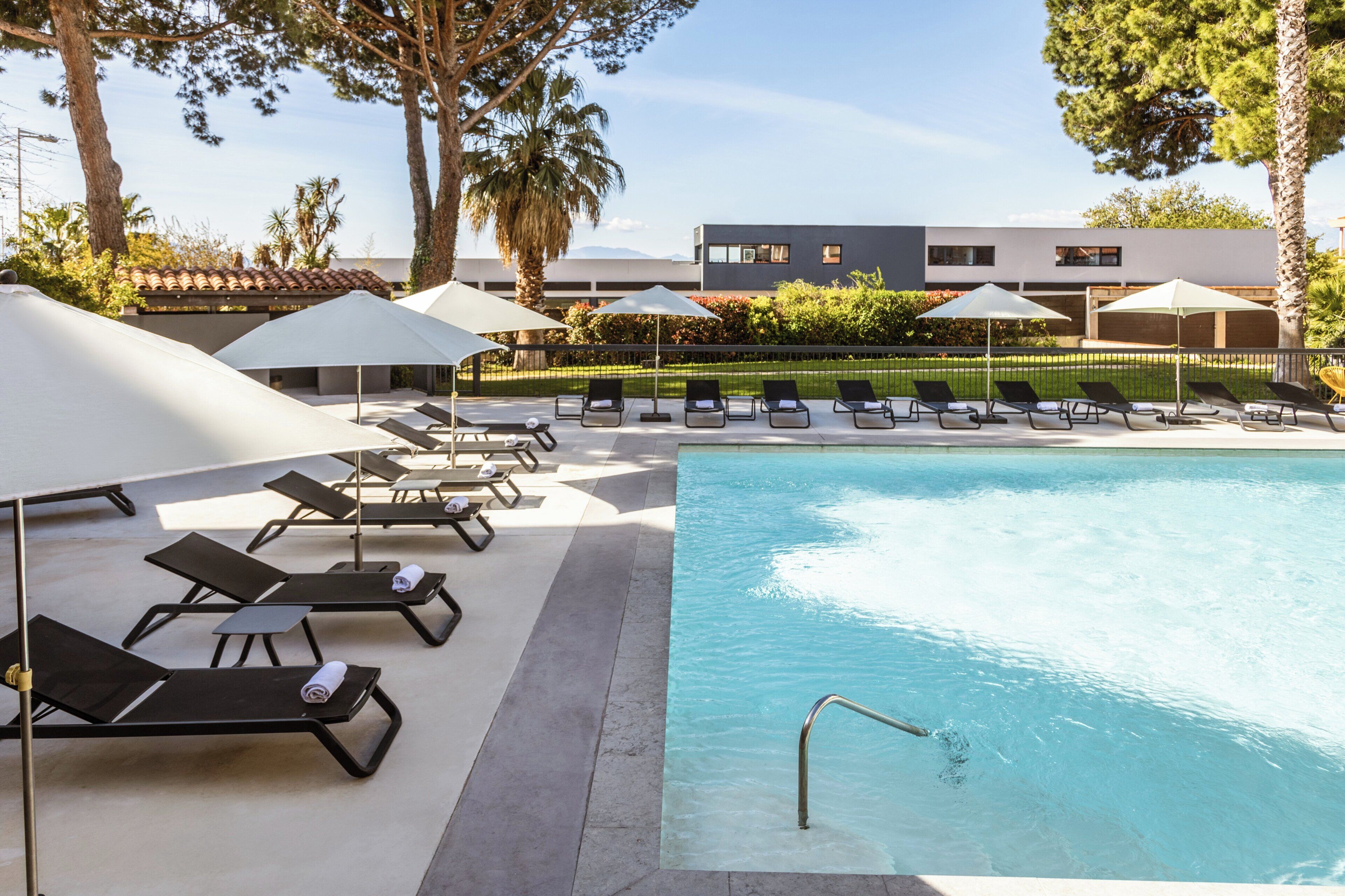 Outdoor pool, pool umbrellas