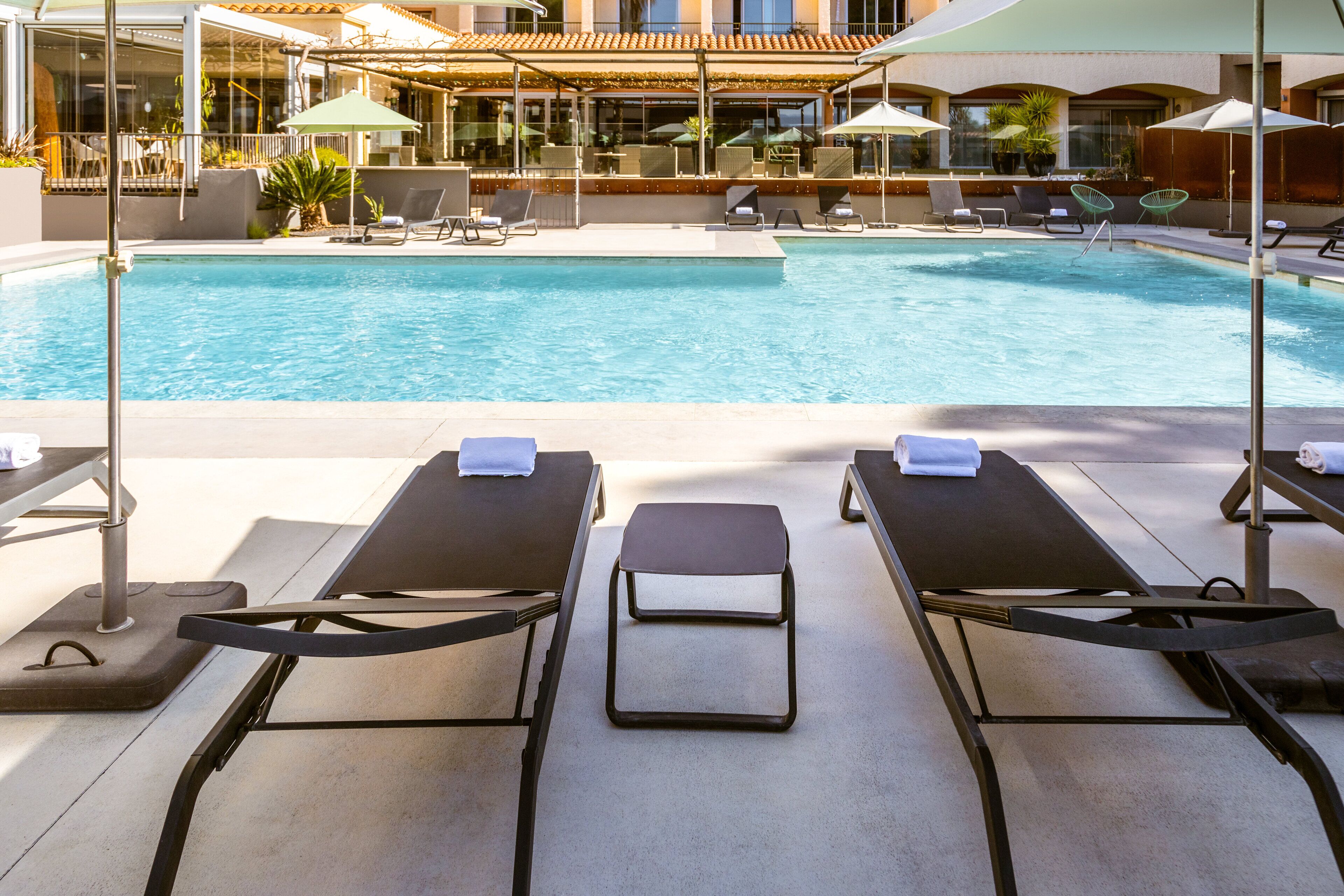 outdoor pool, pool umbrellas