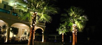 โรงแรมการ์เดเนีย