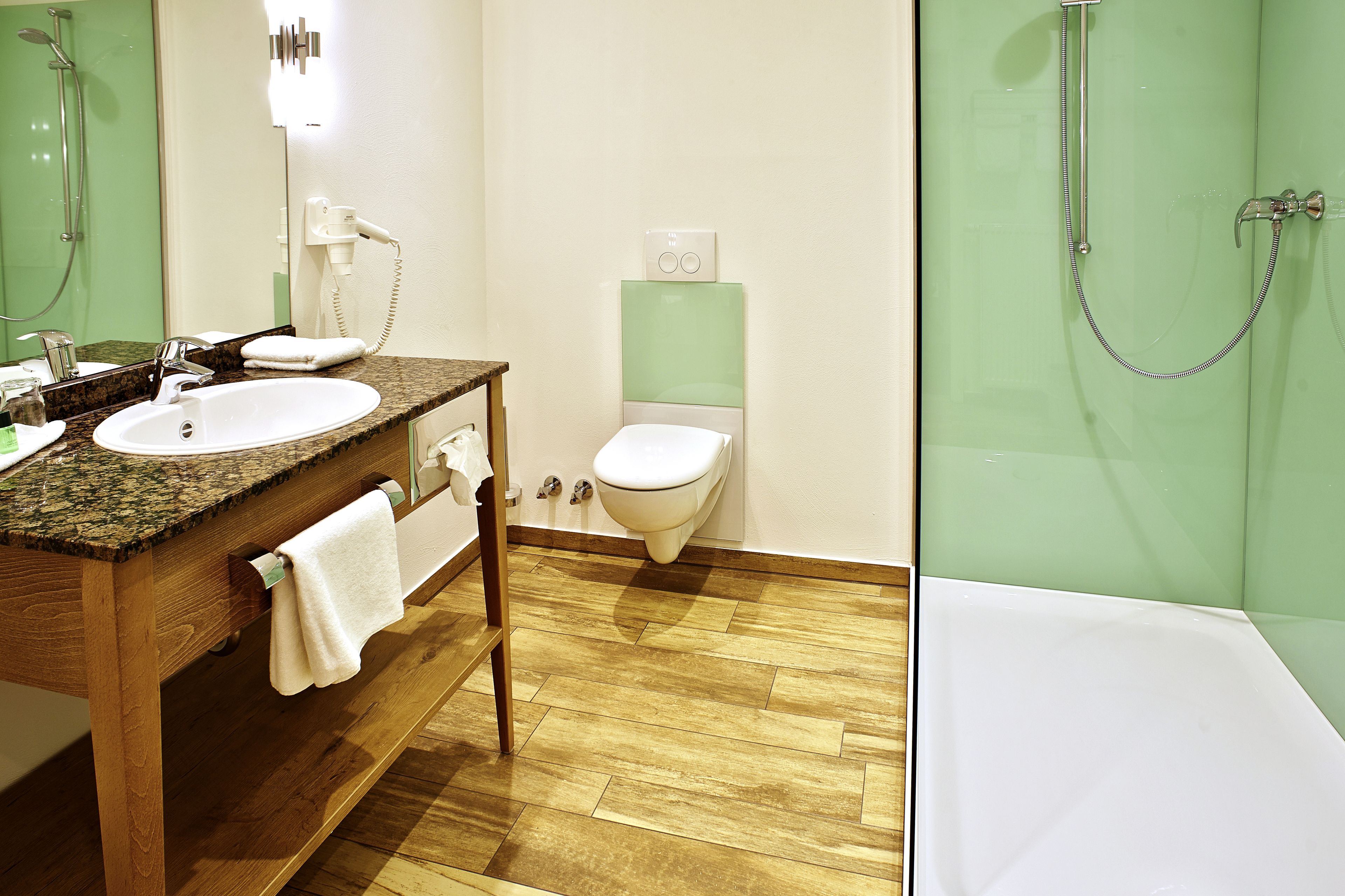 studio | bathroom | free toiletries, hair dryer, bathrobes, towels