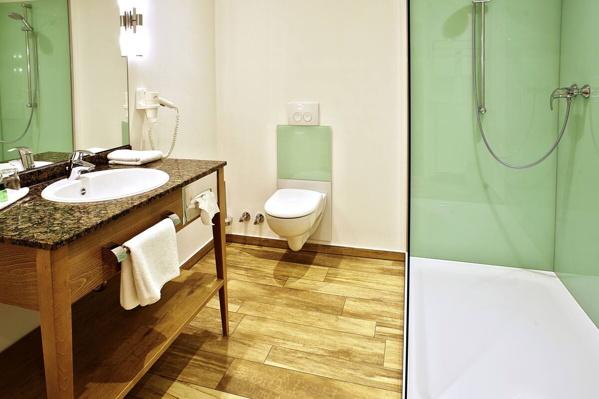 studio | bathroom | free toiletries, hair dryer, bathrobes, towels