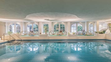 2 indoor pools