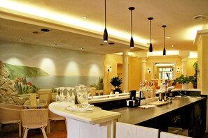 2 bars, bar en bord de piscine