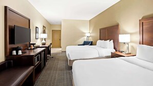 Desk, blackout curtains, iron/ironing board, free cots/infant beds - Comfort Inn & Suites High Point - Archdale (High Point)