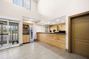 Lobby - Comfort Inn & Suites High Point - Archdale (High Point)