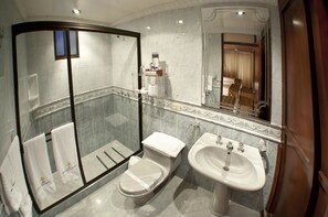 Bathroom sink - Hotel Centro Internacional (Bogotá)